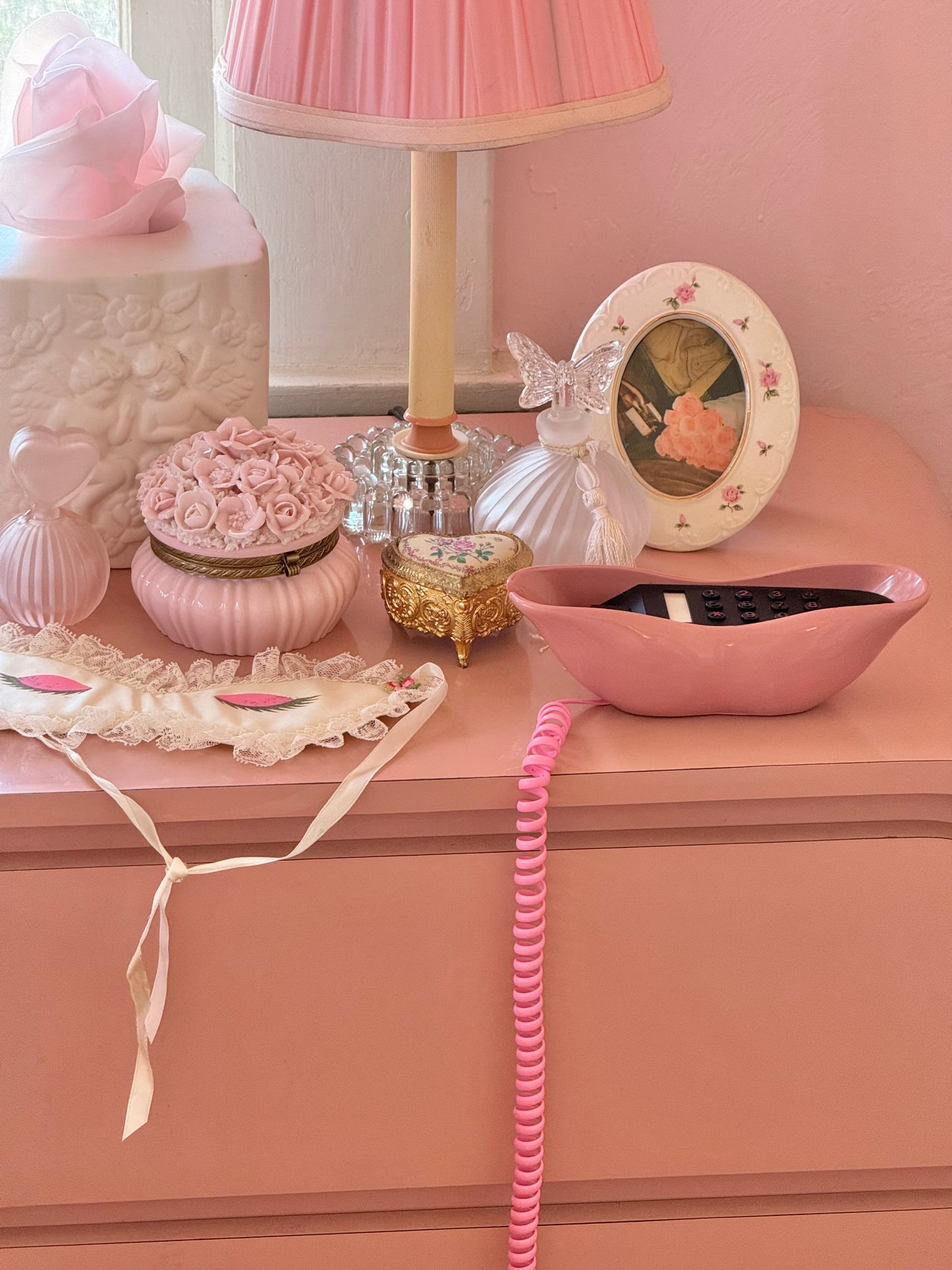 Vintage Pink Lips Phone