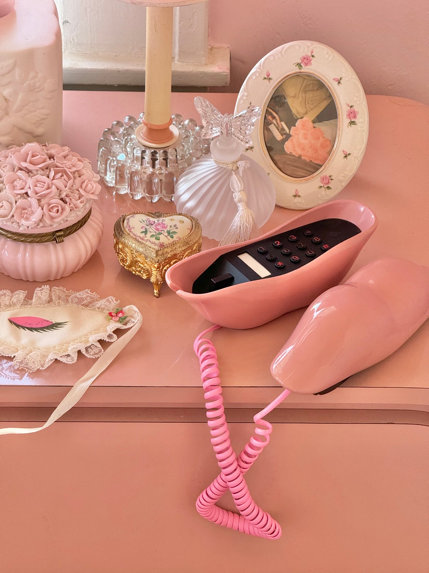 Vintage Pink Lips Phone